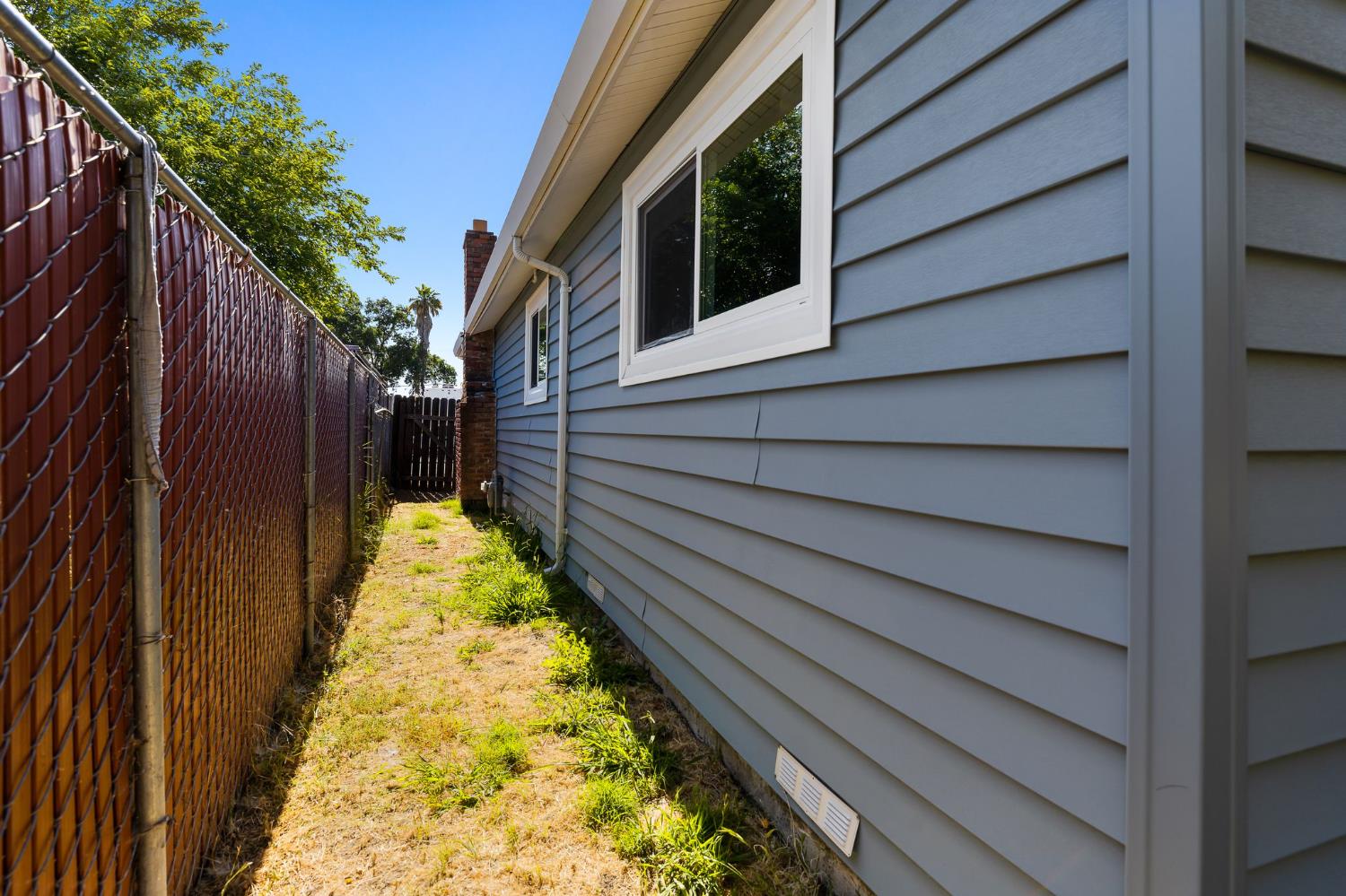 3270 Nareb Street Sacramento, CA 95838 - Photo 28 of 28 a front view of a house with a garden