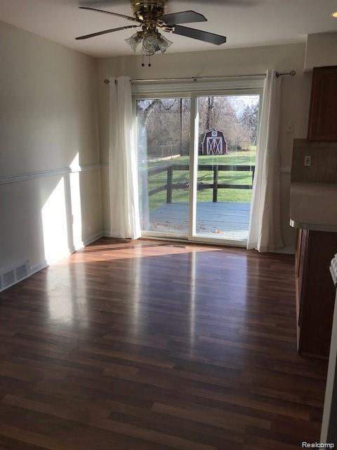 3421 Hammerberg Road Flint, MI 48507 - Photo 9 of 13 IMG_5394.JPEG