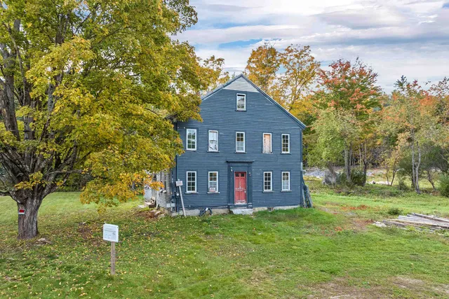 $349,000 | 42 College Road, Wolfeboro, NH 03894