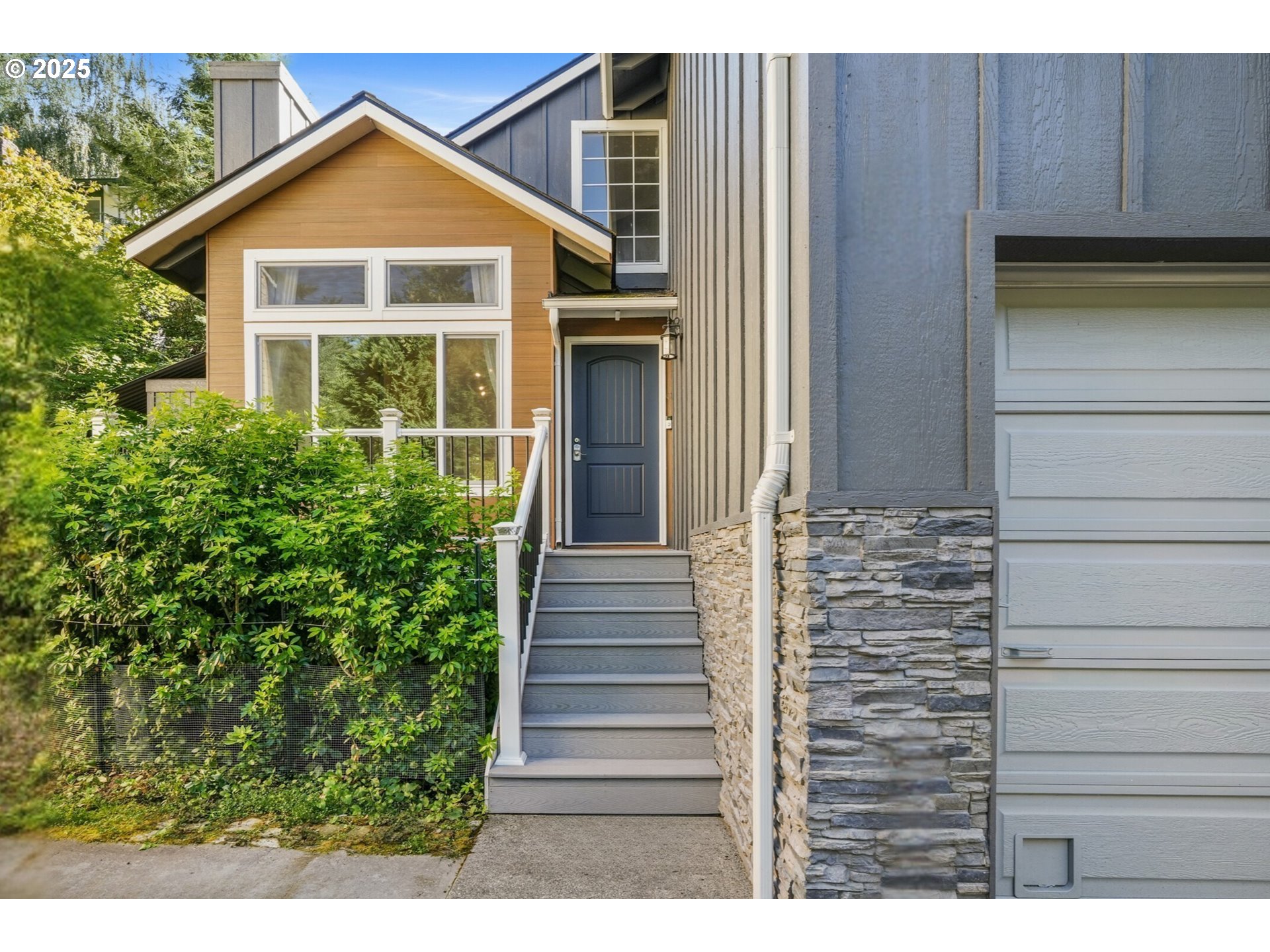 2418 Southwest Nebraska Street Portland, OR 97239 - Photo 2 of 37 Gallery Image 2