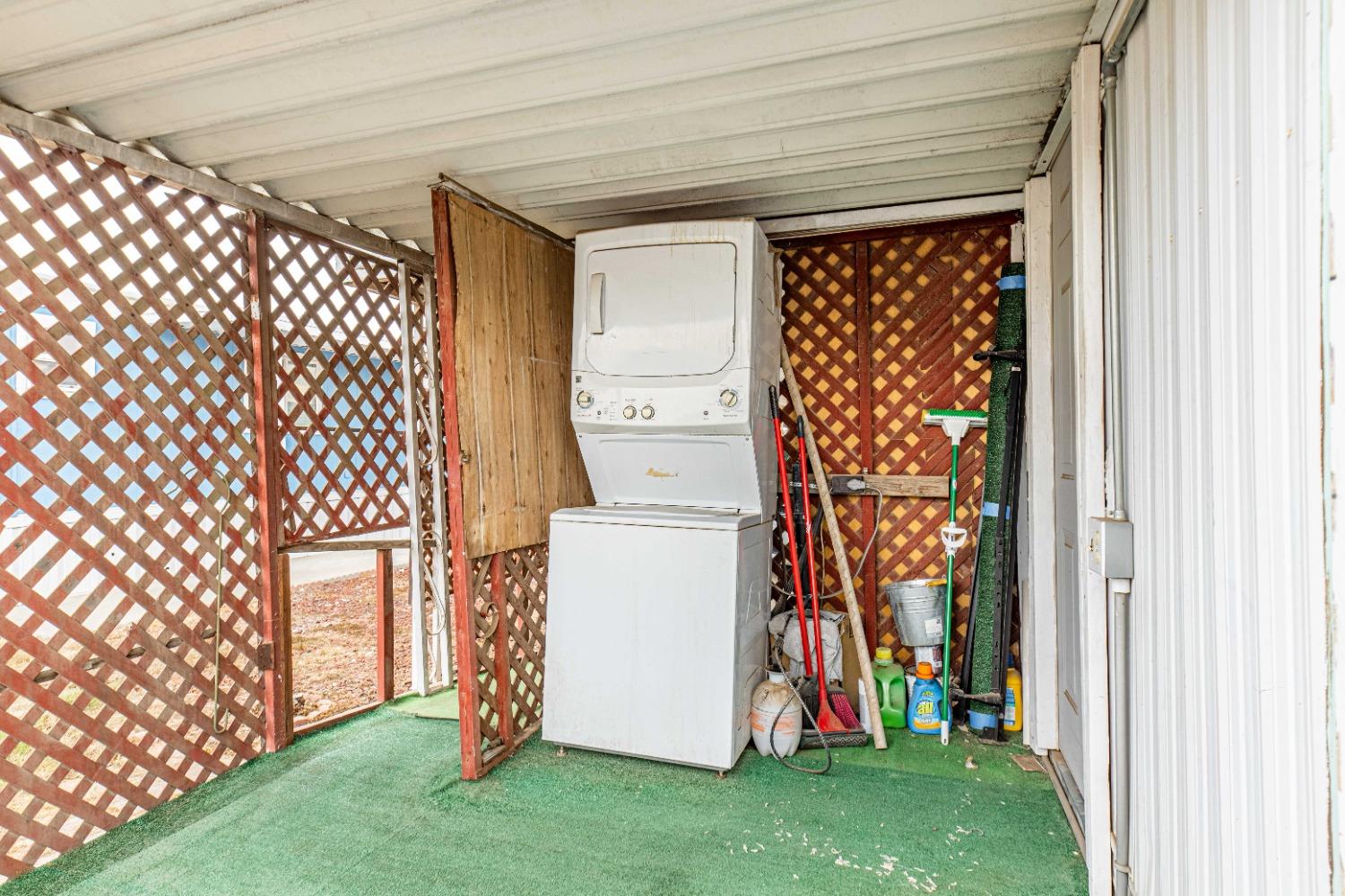 4449 South Carpenter Road, Unit D2 Modesto, CA 95358 - Photo 19 of 26 a view of a backyard