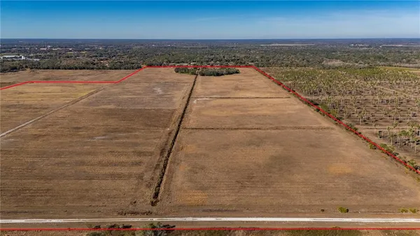an outdoor sitting area with an outdoor space