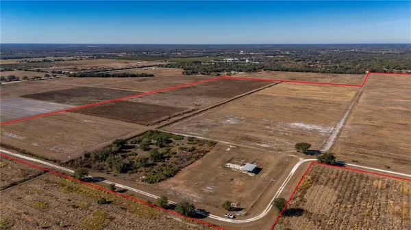 a view of a tennis court