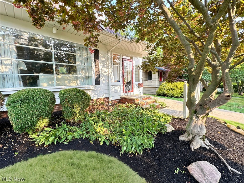 1552 Biltmore Road Cleveland, OH 44124 - Photo 2 of 36 Closer frontal