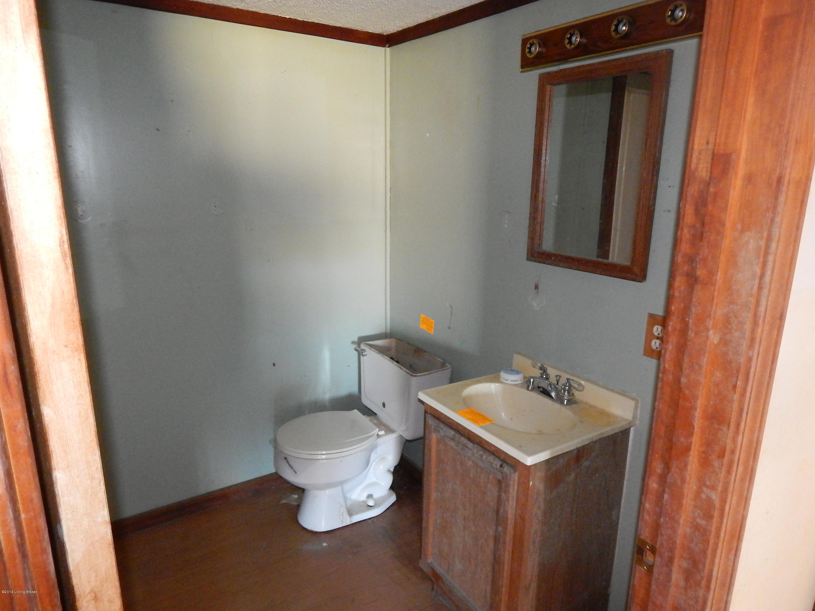 30 Lindsey Road Leitchfield, KY 42754 - Photo 27 of 32 30 lindsey full bath 2