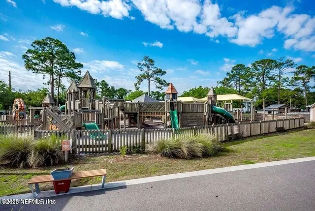 $3,100 | 1318 Eastwind Drive, Jacksonville Beach, FL 32250