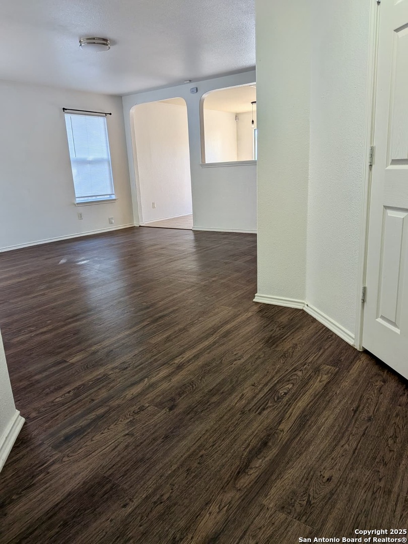 531 Reba Converse, TX 78109 - Photo 3 of 15