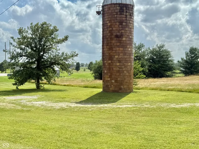 $305,000 | 1687 Killion Avenue, Seymour, IN 47274