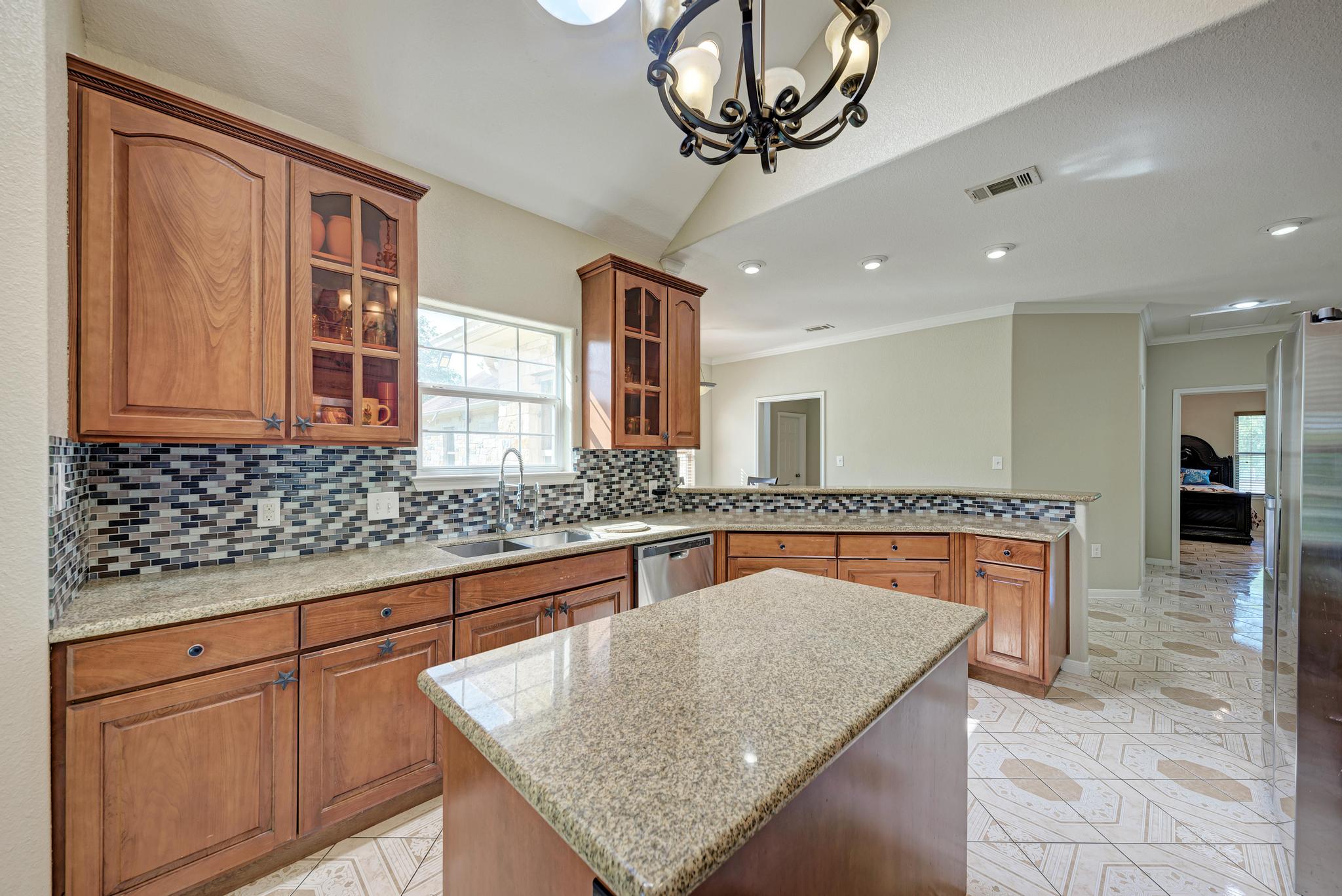 15611 Giese Lane Elgin, TX 78621 - Photo 16 of 40