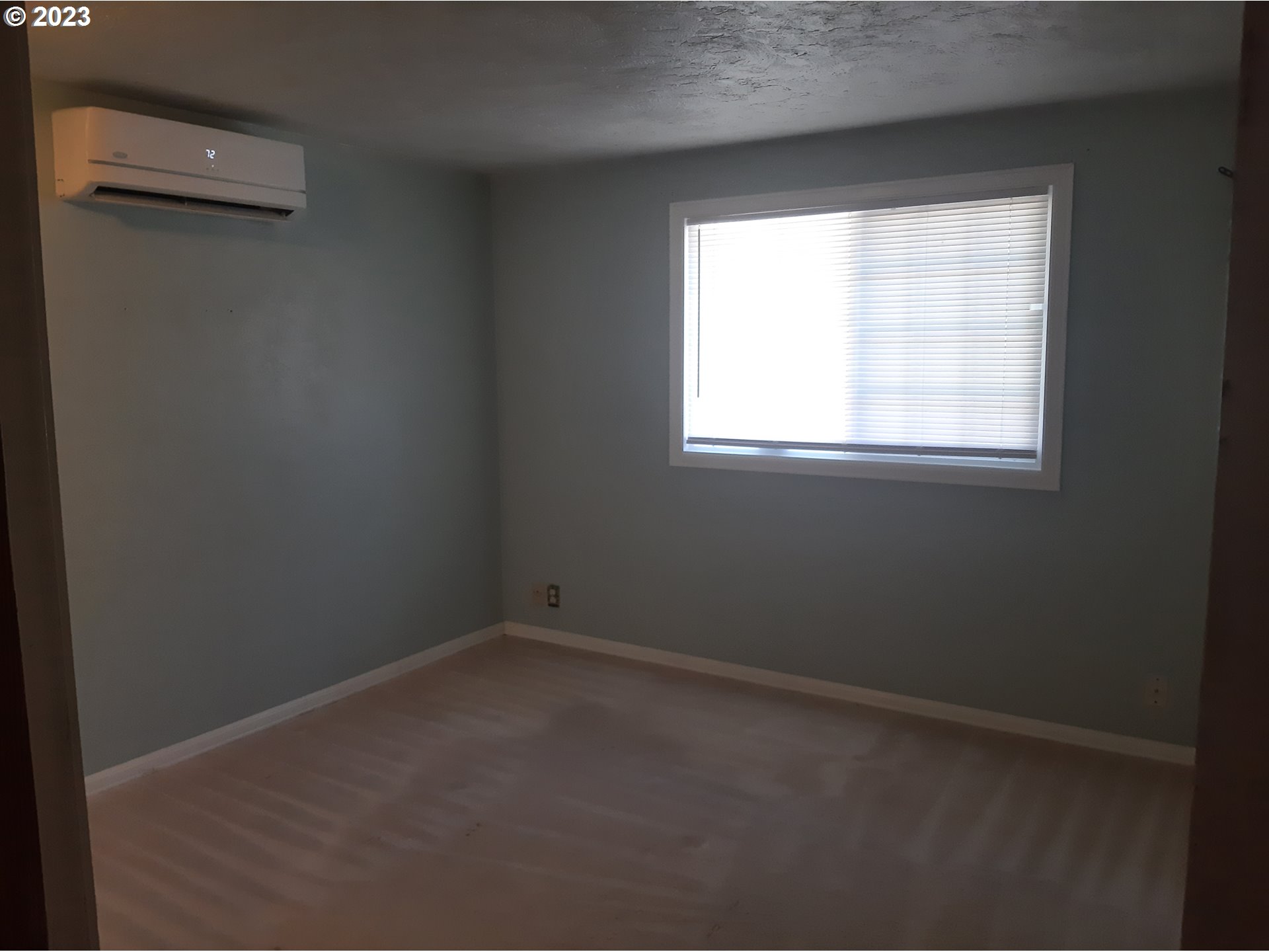 234 71st Street Springfield, OR 97478 - Photo 16 of 26 an empty room with a window
