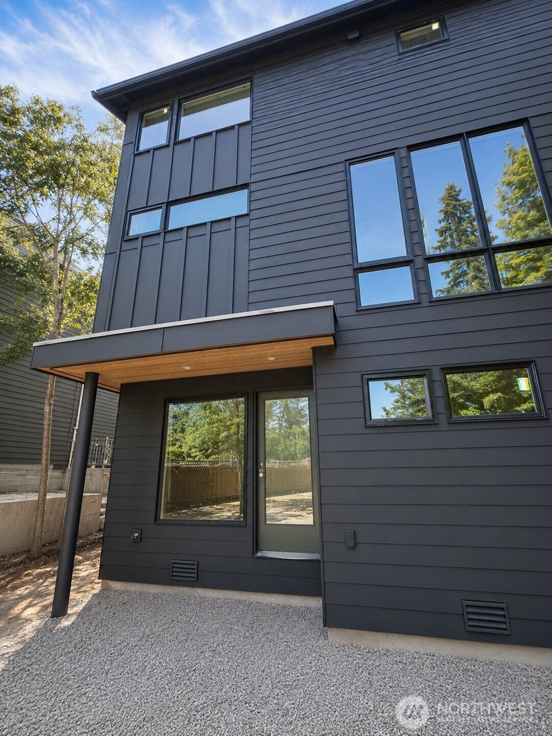 5301 49th Avenue Southwest Seattle, WA 98136 - Photo 4 of 22