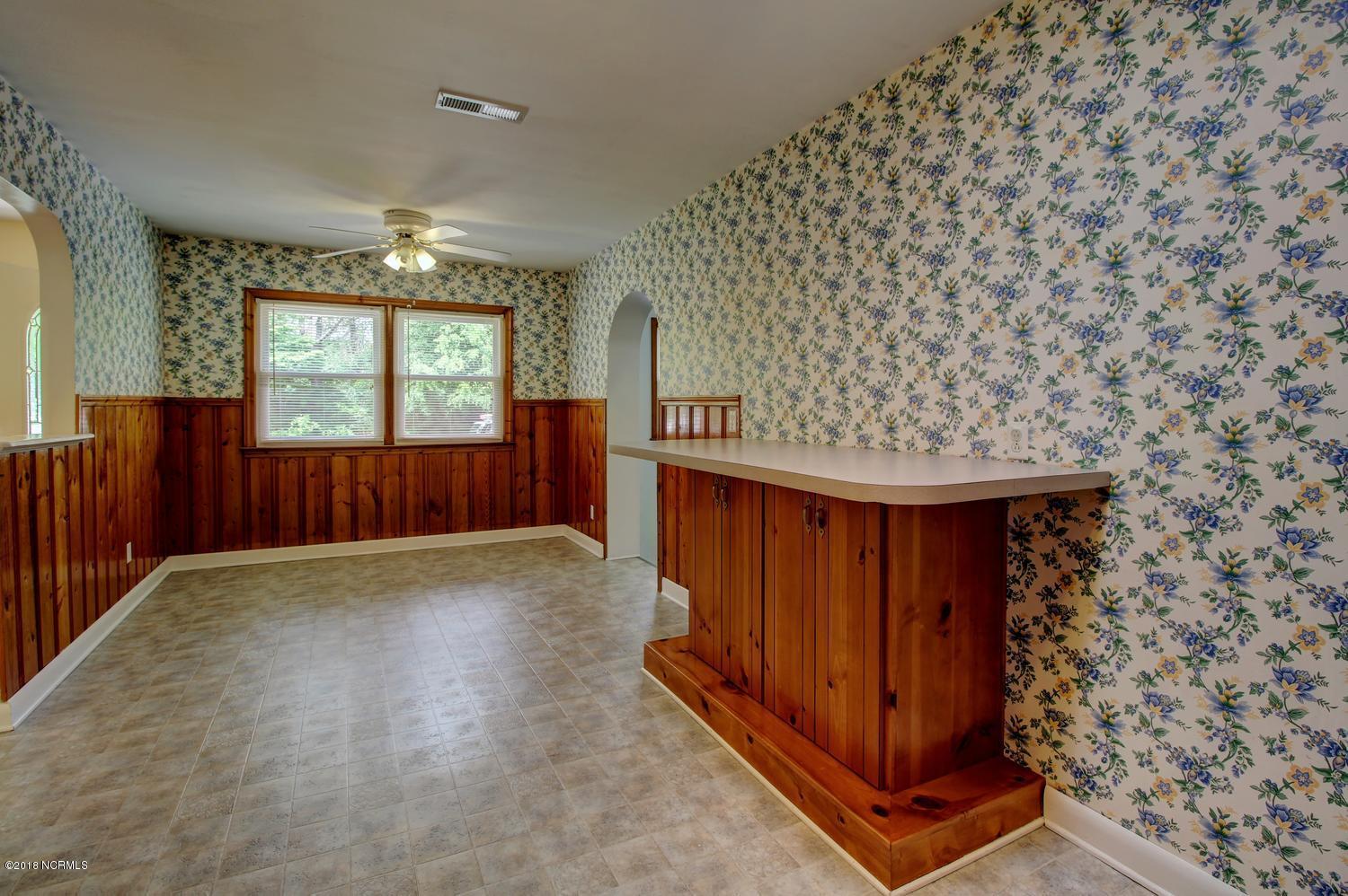 5418 Andover Road Wilmington, NC 28403 - Photo 11 of 30 5418 Andover Rd-large-011-21-Eating Area