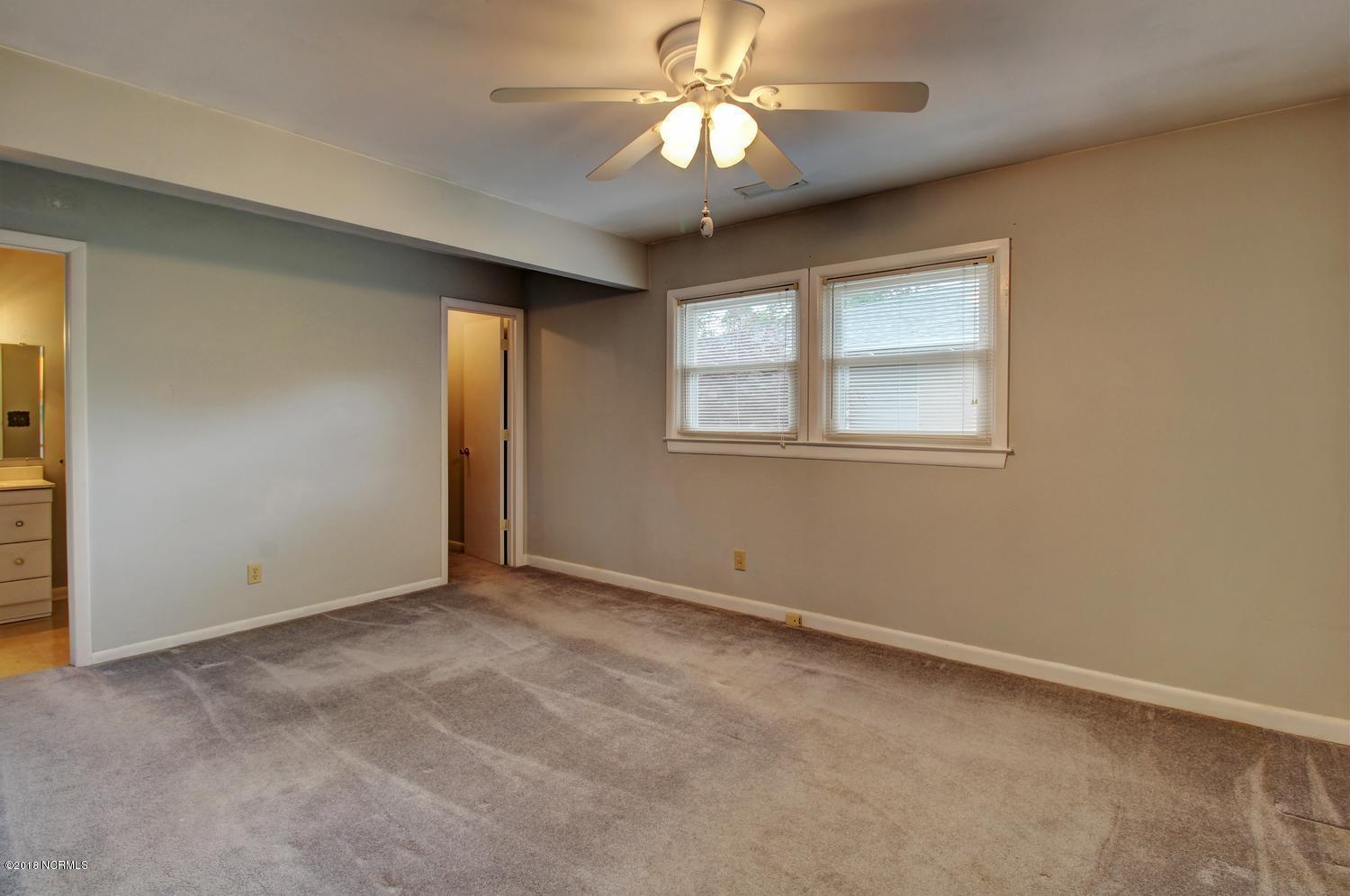 5418 Andover Road Wilmington, NC 28403 - Photo 13 of 30 5418 Andover Rd-large-013-27-Master Bedr
