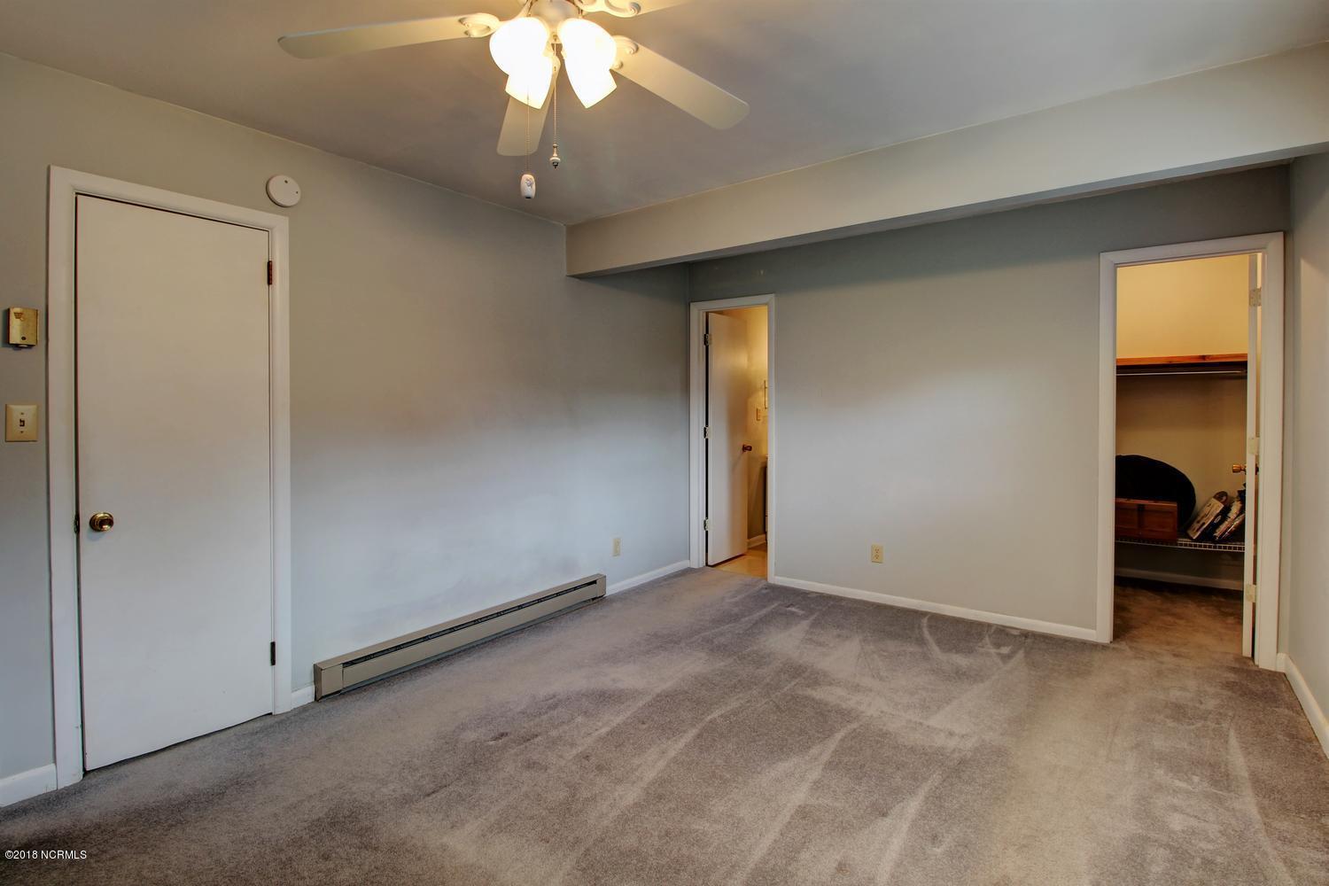 5418 Andover Road Wilmington, NC 28403 - Photo 14 of 30 5418 Andover Rd-large-014-23-Master Bedr