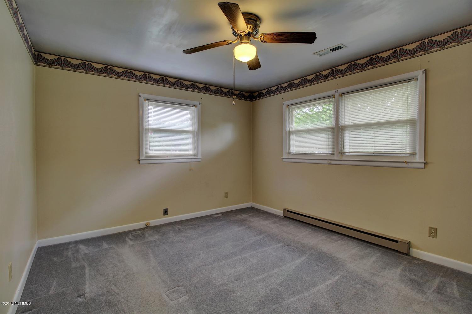 5418 Andover Road Wilmington, NC 28403 - Photo 18 of 30 5418 Andover Rd-large-018-20-Bedroom 2-1