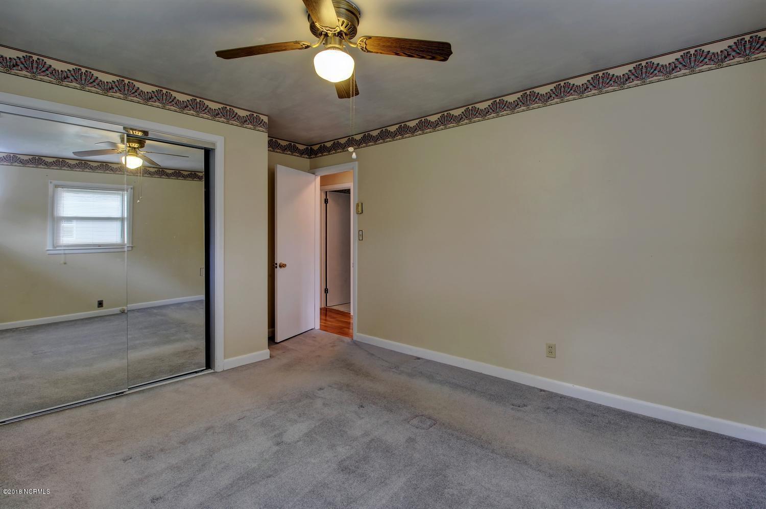 5418 Andover Road Wilmington, NC 28403 - Photo 19 of 30 5418 Andover Rd-large-019-11-Bedroom 2-1