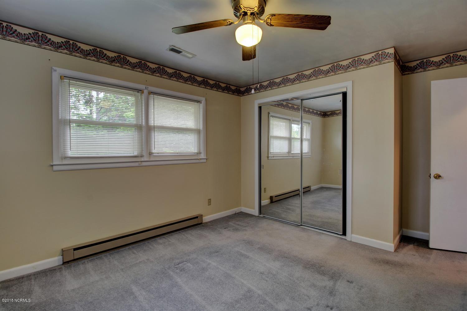 5418 Andover Road Wilmington, NC 28403 - Photo 20 of 30 5418 Andover Rd-large-020-26-Bedroom 2-1