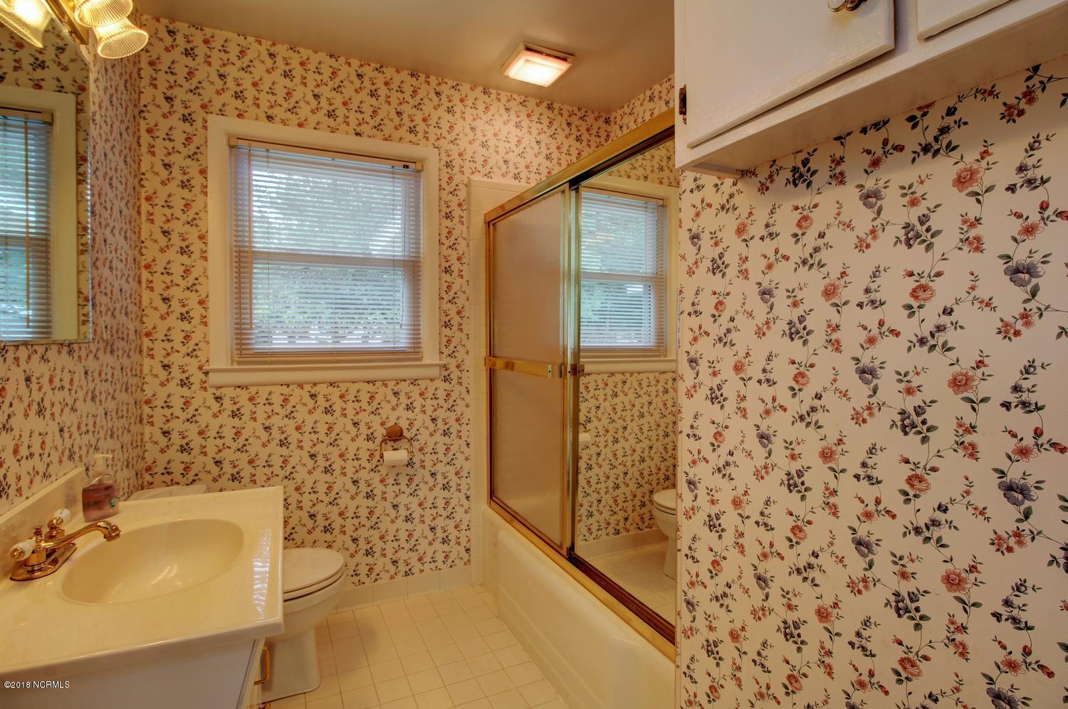 5418 Andover Road Wilmington, NC 28403 - Photo 23 of 30 5418 Andover Rd-large-023-28-Bathroom-15