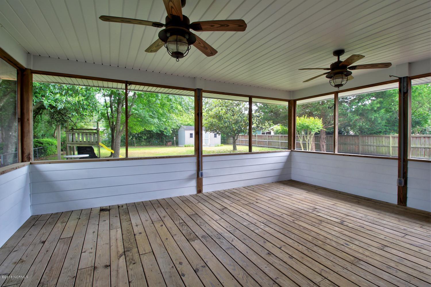 5418 Andover Road Wilmington, NC 28403 - Photo 25 of 30 5418 Andover Rd-large-025-17-Screenedin