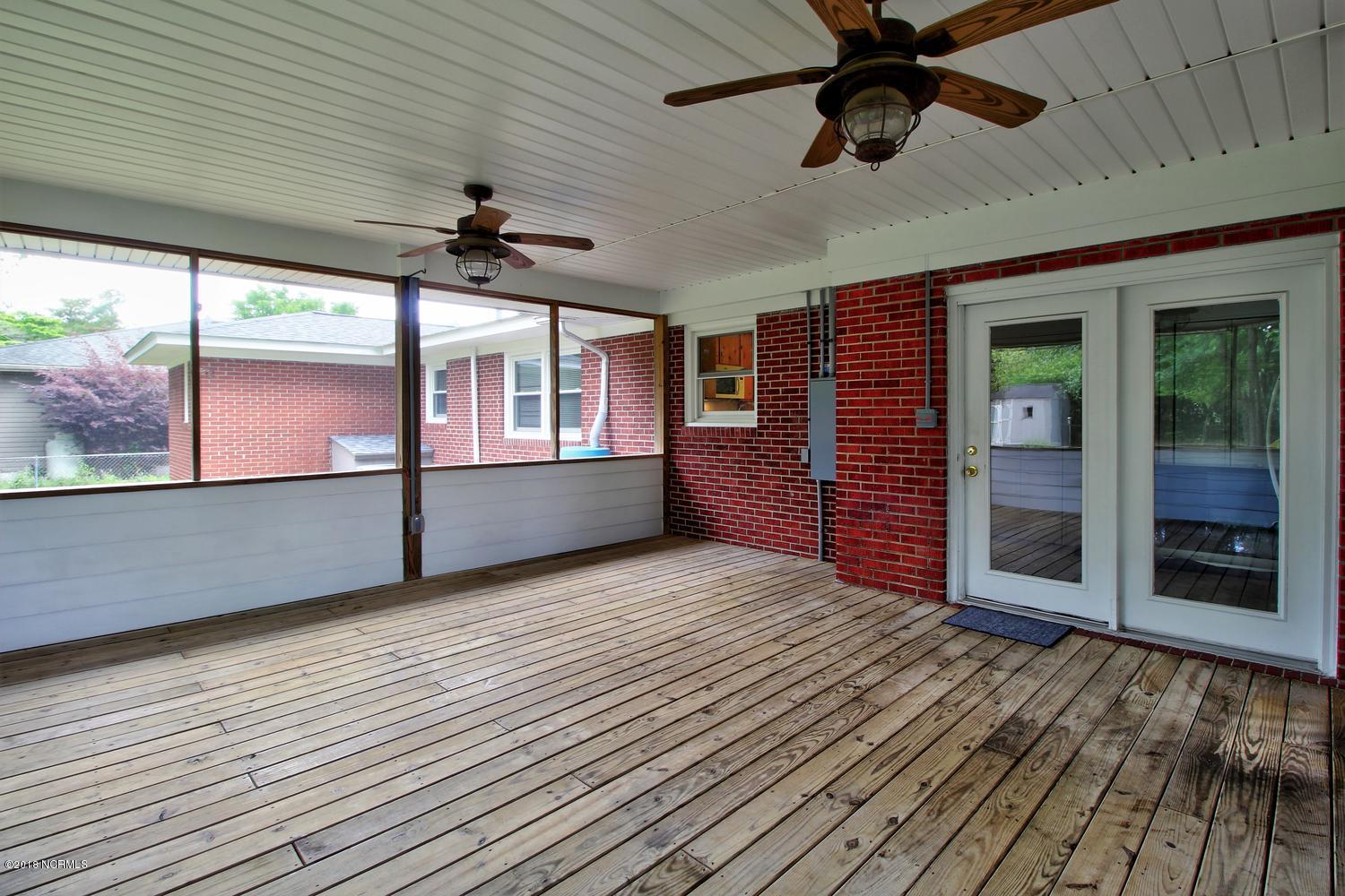 5418 Andover Road Wilmington, NC 28403 - Photo 26 of 30 5418 Andover Rd-large-026-24-Screenedin