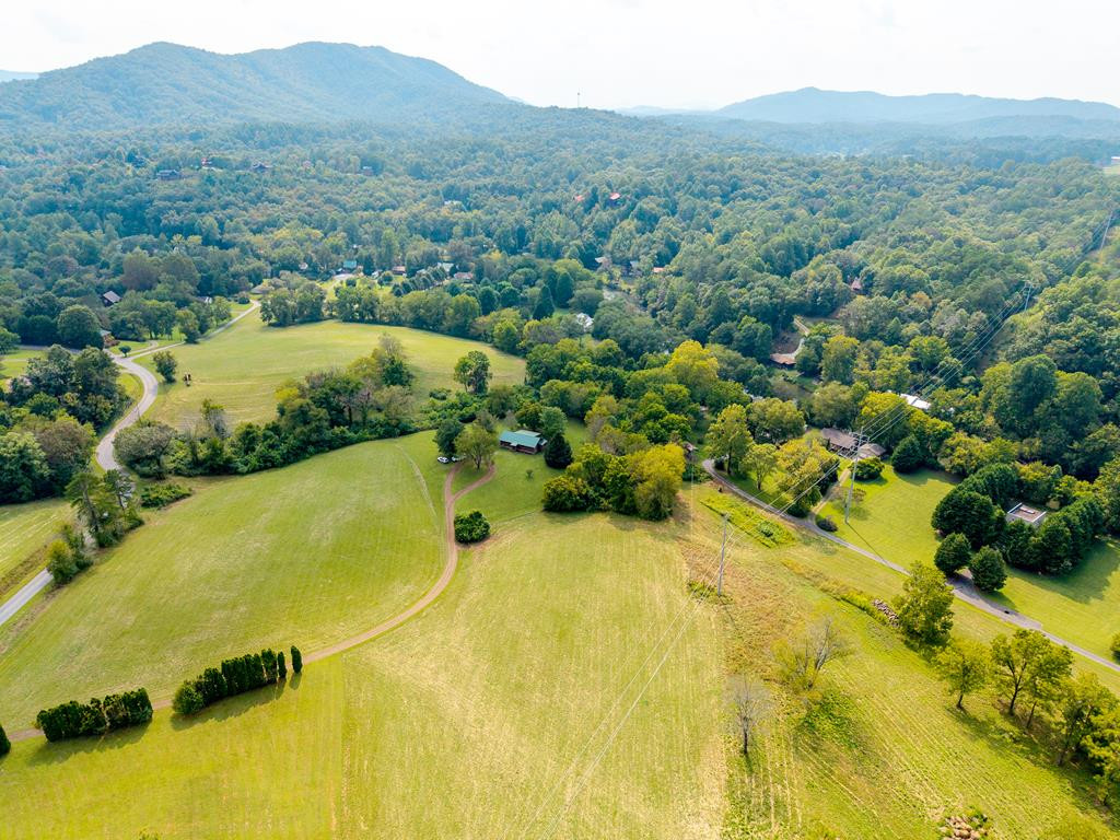 290 McCombs Road Murphy, NC 28906 - Photo 4 of 32