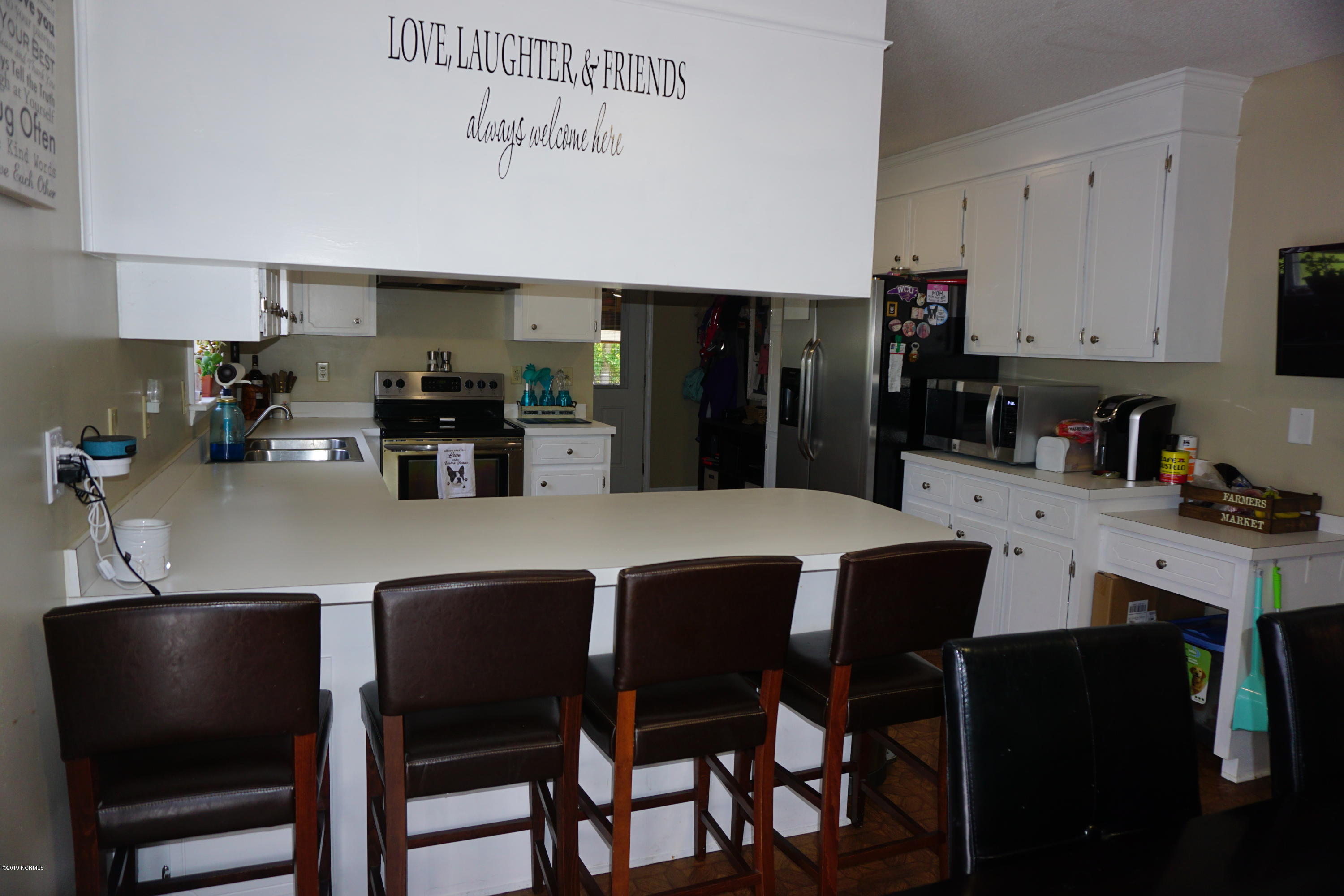 2905 Cobb Road Kinston, NC 28501 - Photo 16 of 40 Extra seating
