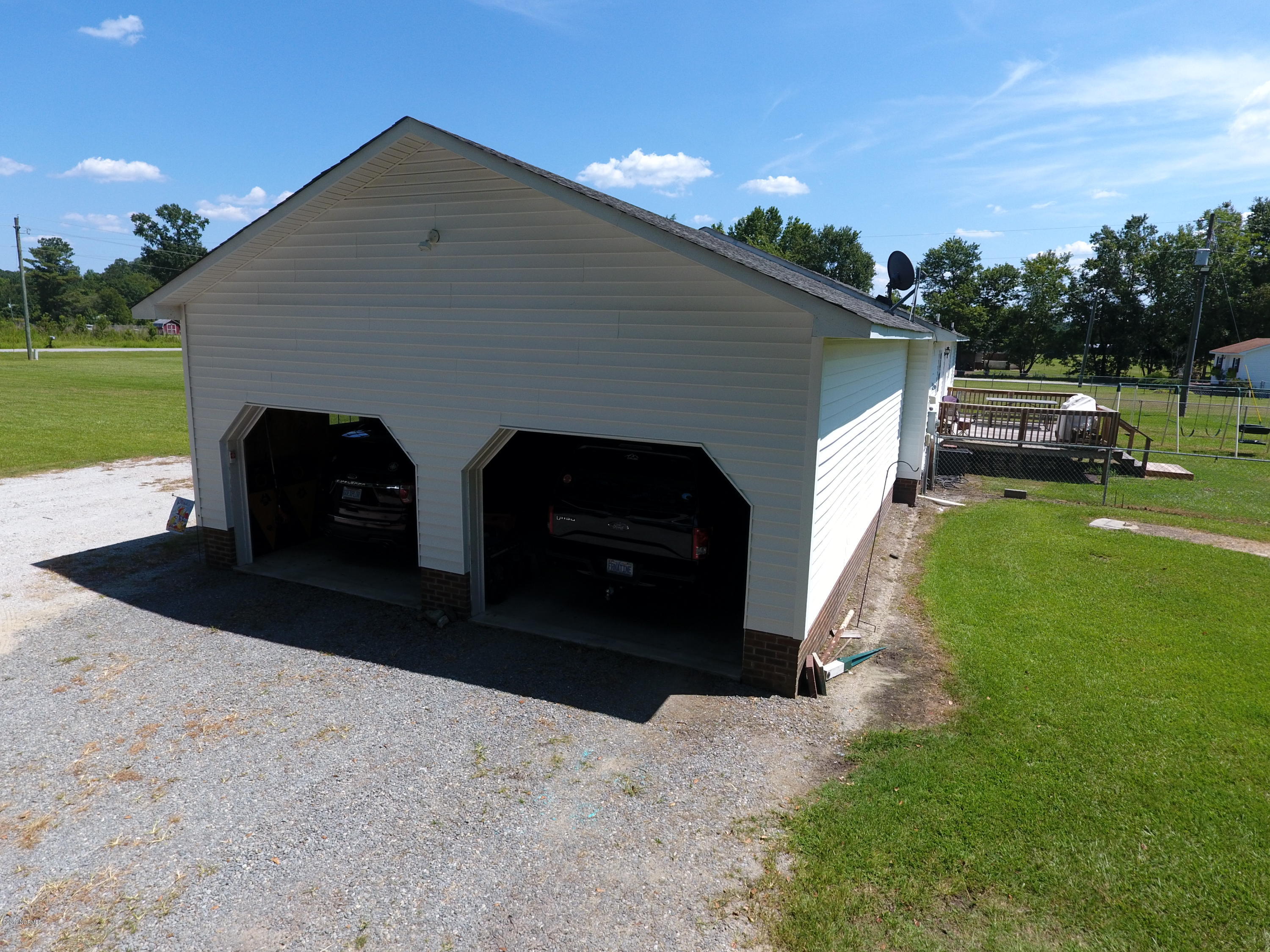 2905 Cobb Road Kinston, NC 28501 - Photo 40 of 40 Garage