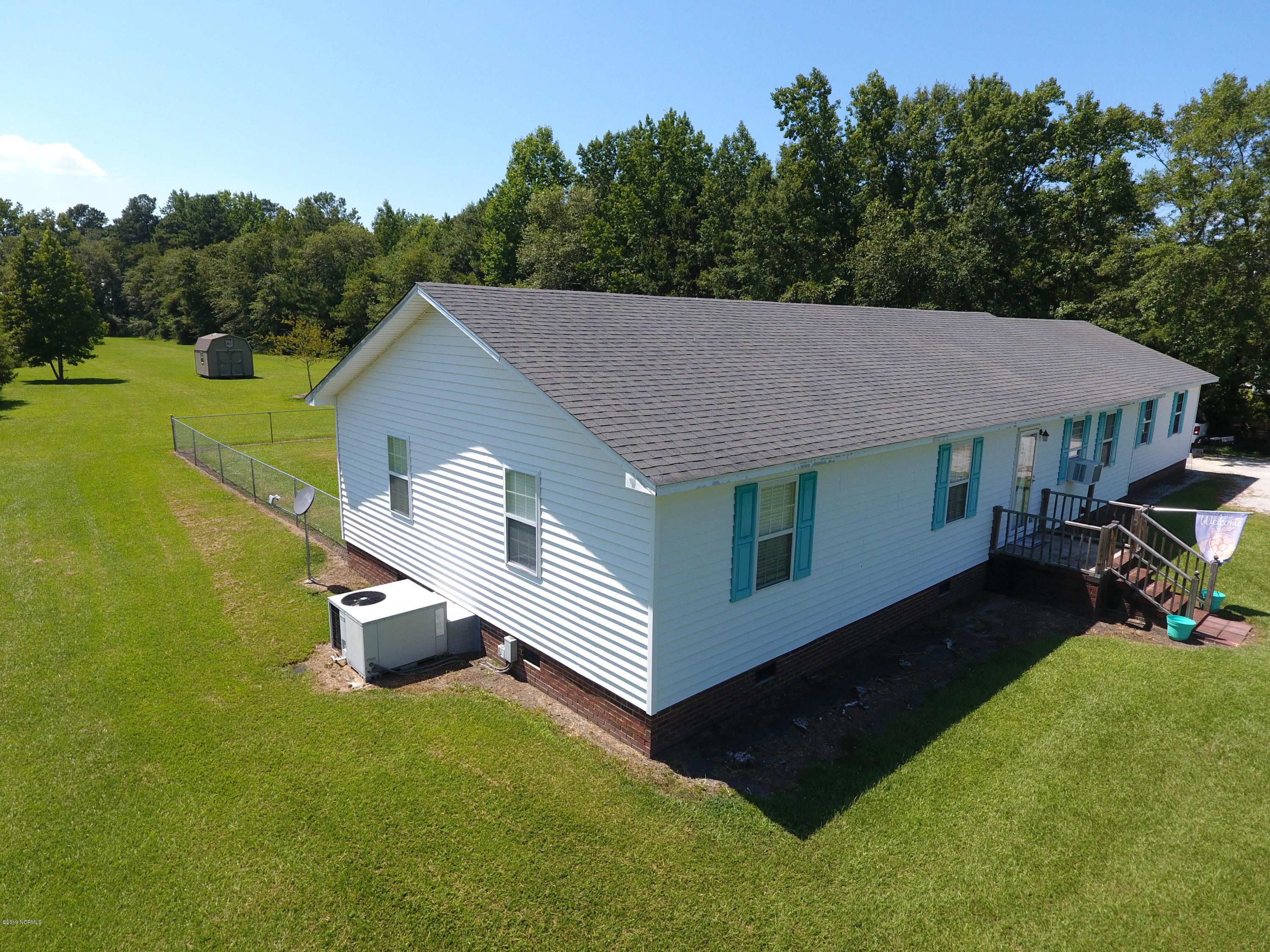 2905 Cobb Road Kinston, NC 28501 - Photo 5 of 40 Side view