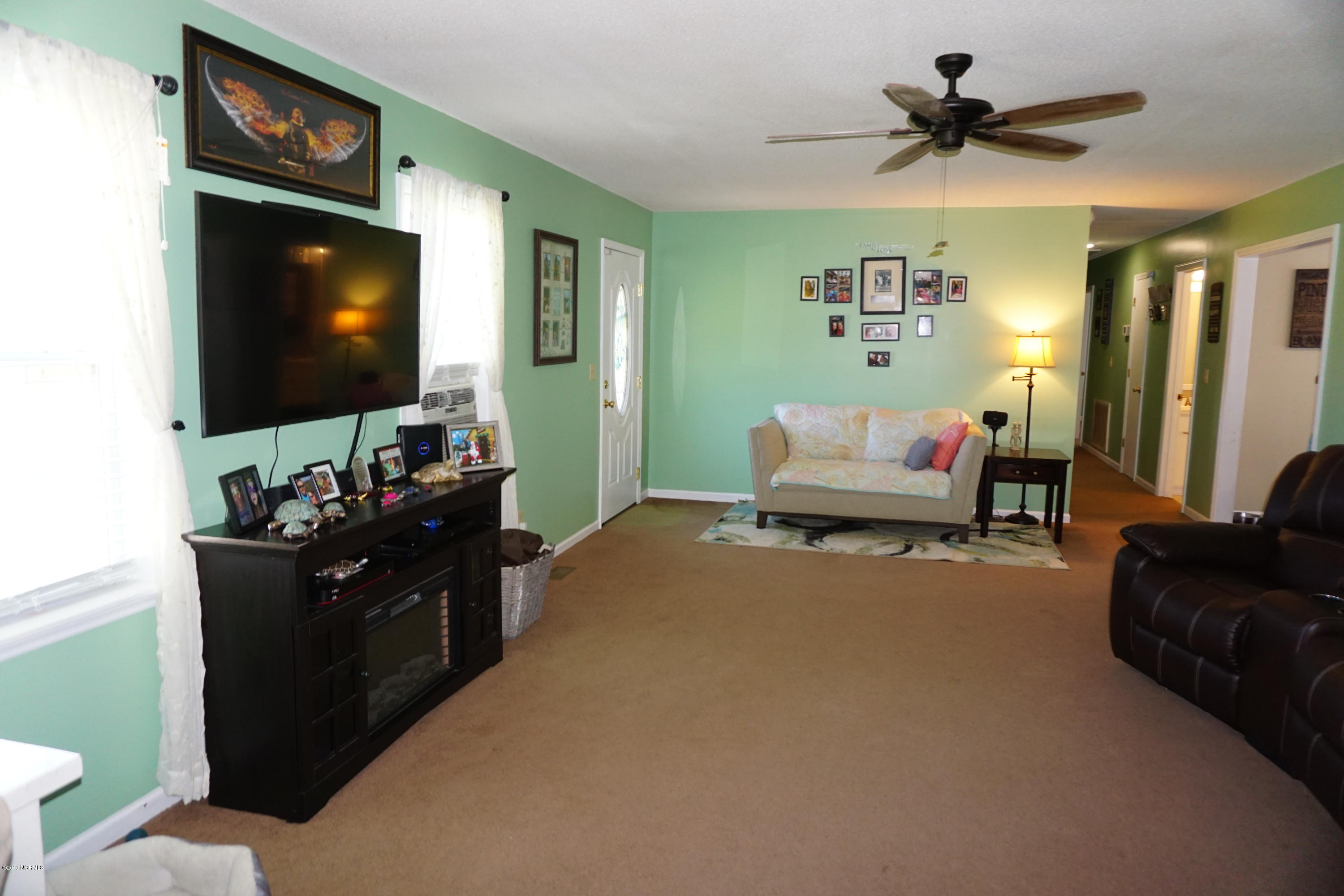 2905 Cobb Road Kinston, NC 28501 - Photo 9 of 40 Living Room