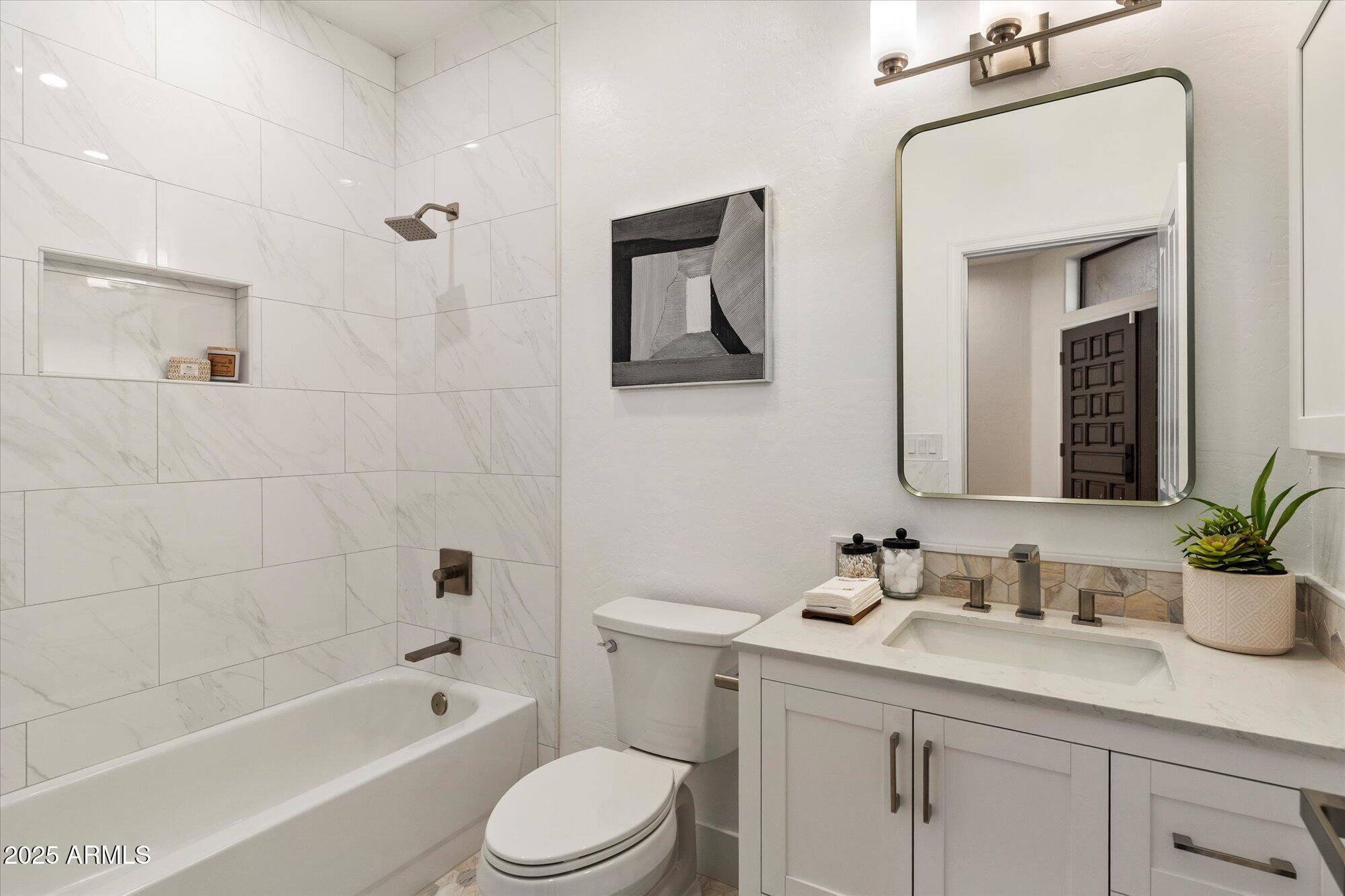 7955 East Chaparral Road, Unit 17 Scottsdale, AZ 85250 - Photo 28 of 57 1st Floor Secondary Full Bath