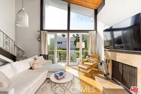 $1,675,000 | 31 Spinnaker Street, Unit 15, Marina del Rey, CA 90292