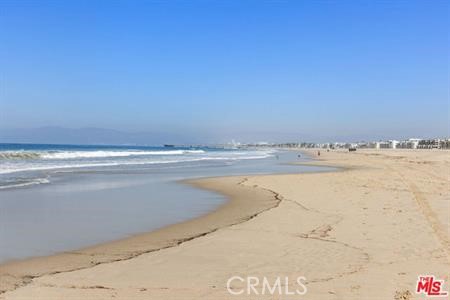 31 Spinnaker Street, Unit 15 Marina del Rey, CA 90292 - Photo 18 of 20