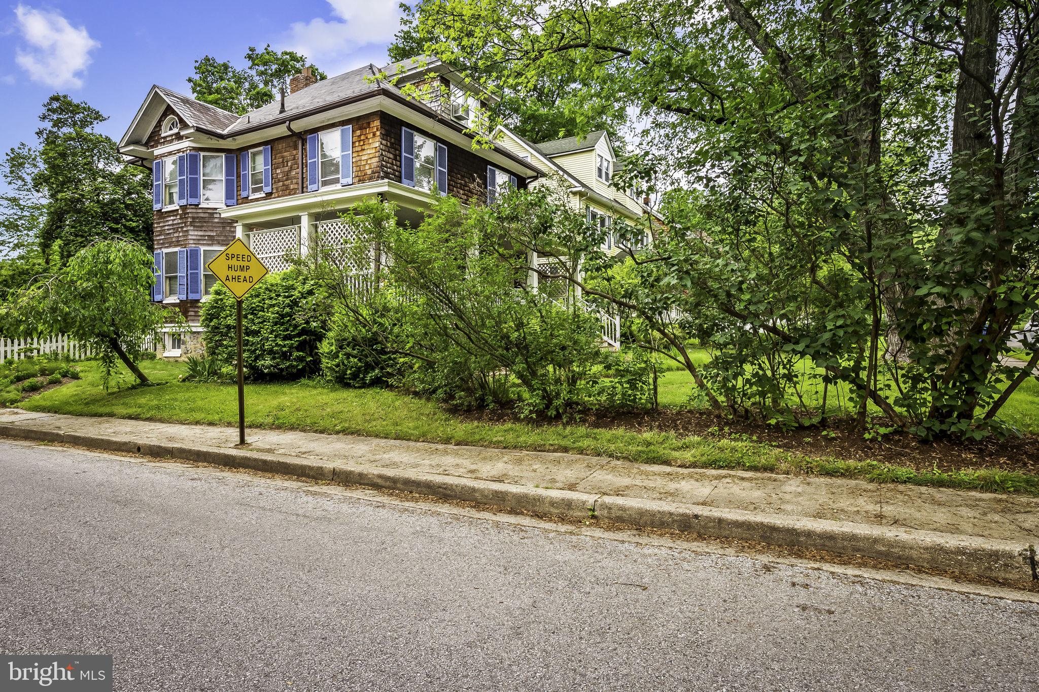 523 Orkney Road Baltimore, MD 21212 - Photo 4 of 40 a house view with a garden space