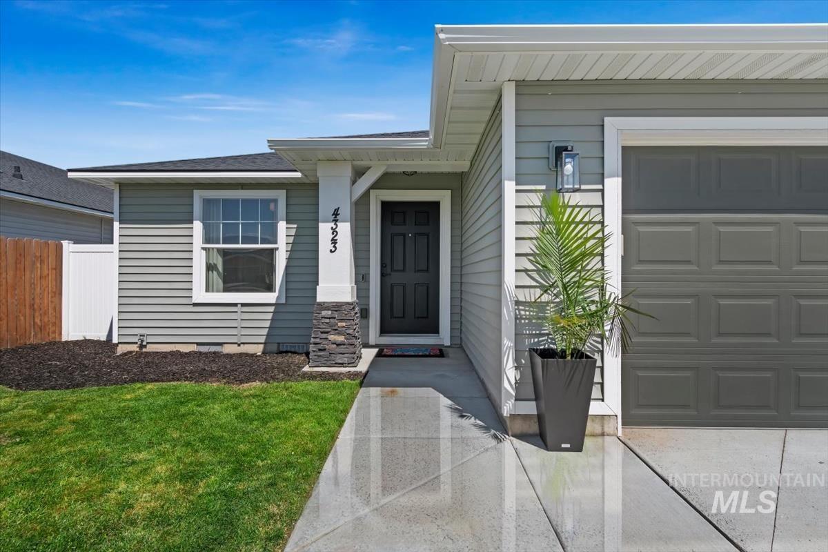 4323 Bainbridge Street Caldwell, ID 83607 - Photo 1 of 50