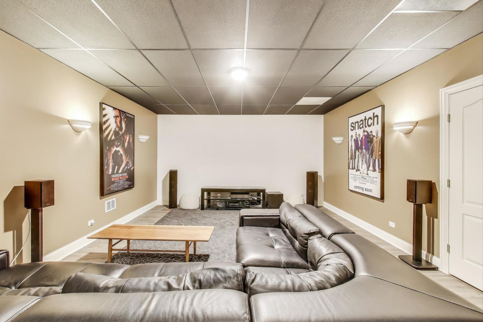 20580 West High Ridge Drive Kildeer, IL 60047 - Photo 51 of 69 a living room with furniture