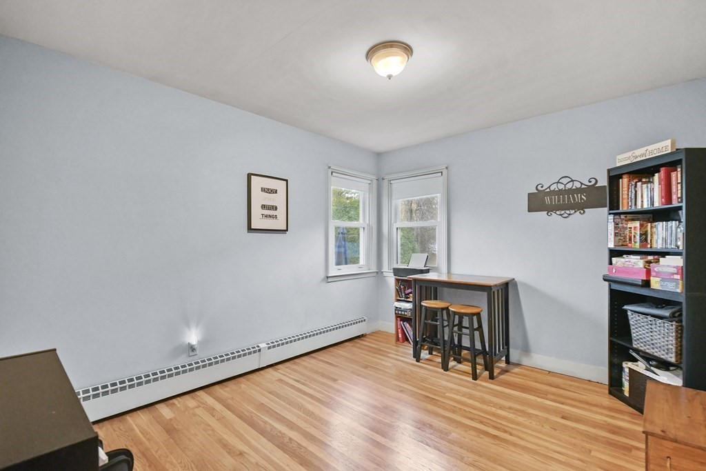 32 Inwood Road Auburn, MA 01501 - Photo 13 of 36