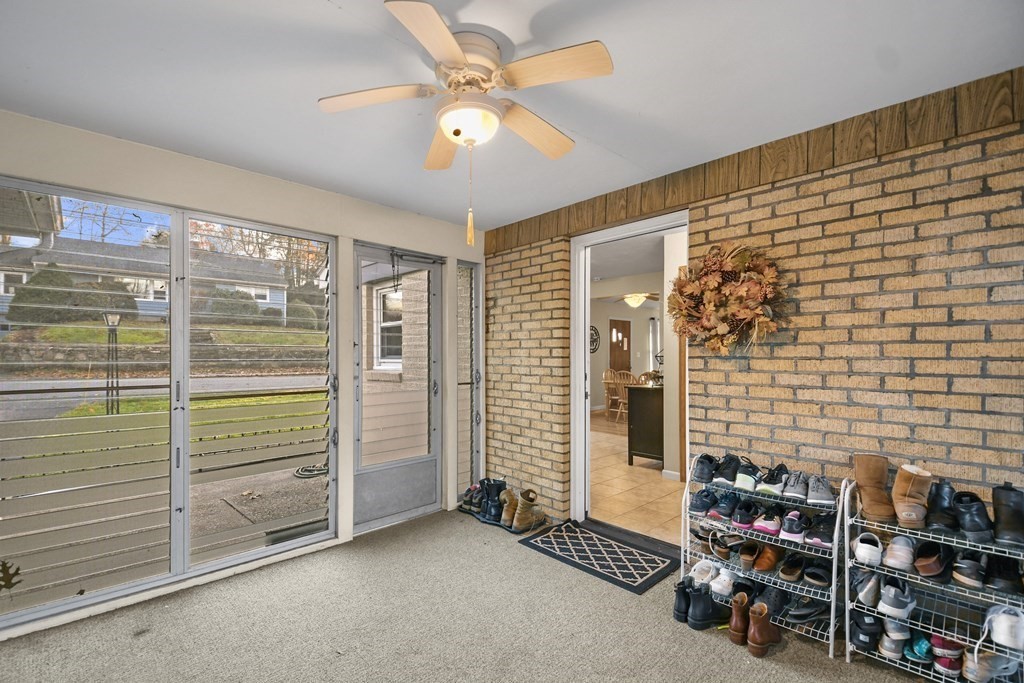 32 Inwood Road Auburn, MA 01501 - Photo 17 of 36