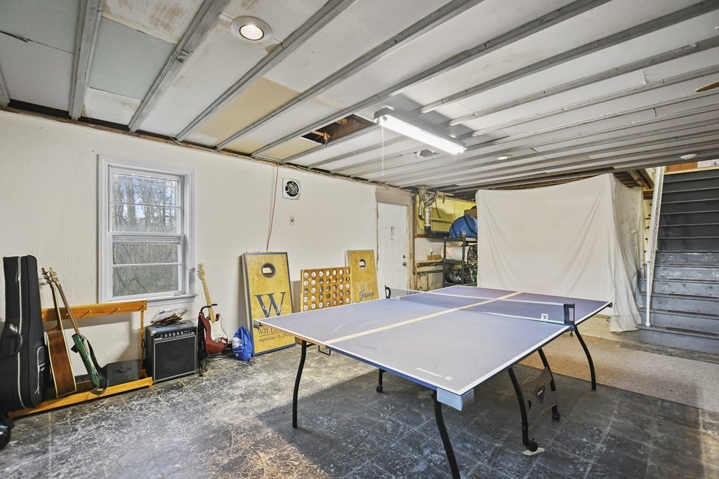 32 Inwood Road Auburn, MA 01501 - Photo 22 of 36