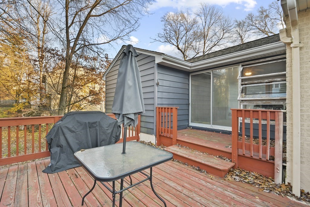 32 Inwood Road Auburn, MA 01501 - Photo 34 of 36