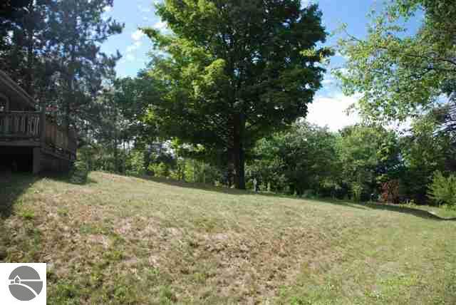 9516 Covey Road Beulah, MI 49617 - Photo 16 of 21 1729846-15.JPG
