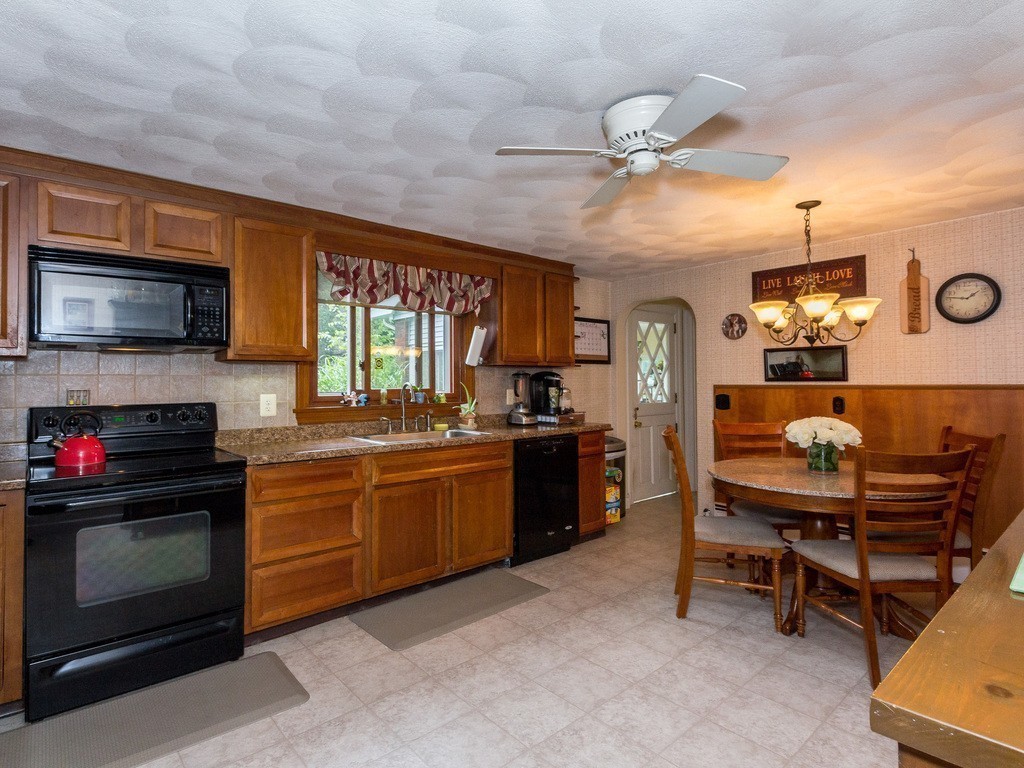 48 Kelsey Road Boxford, MA 01921 - Photo 10 of 30 Gallery Image 10