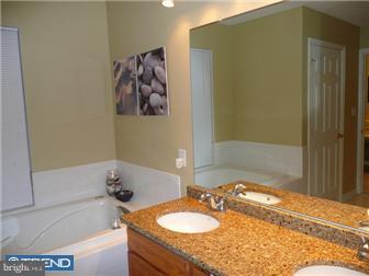 129 Warwick Road West Windsor, NJ 08550 - Photo 6 of 7 Bathroom