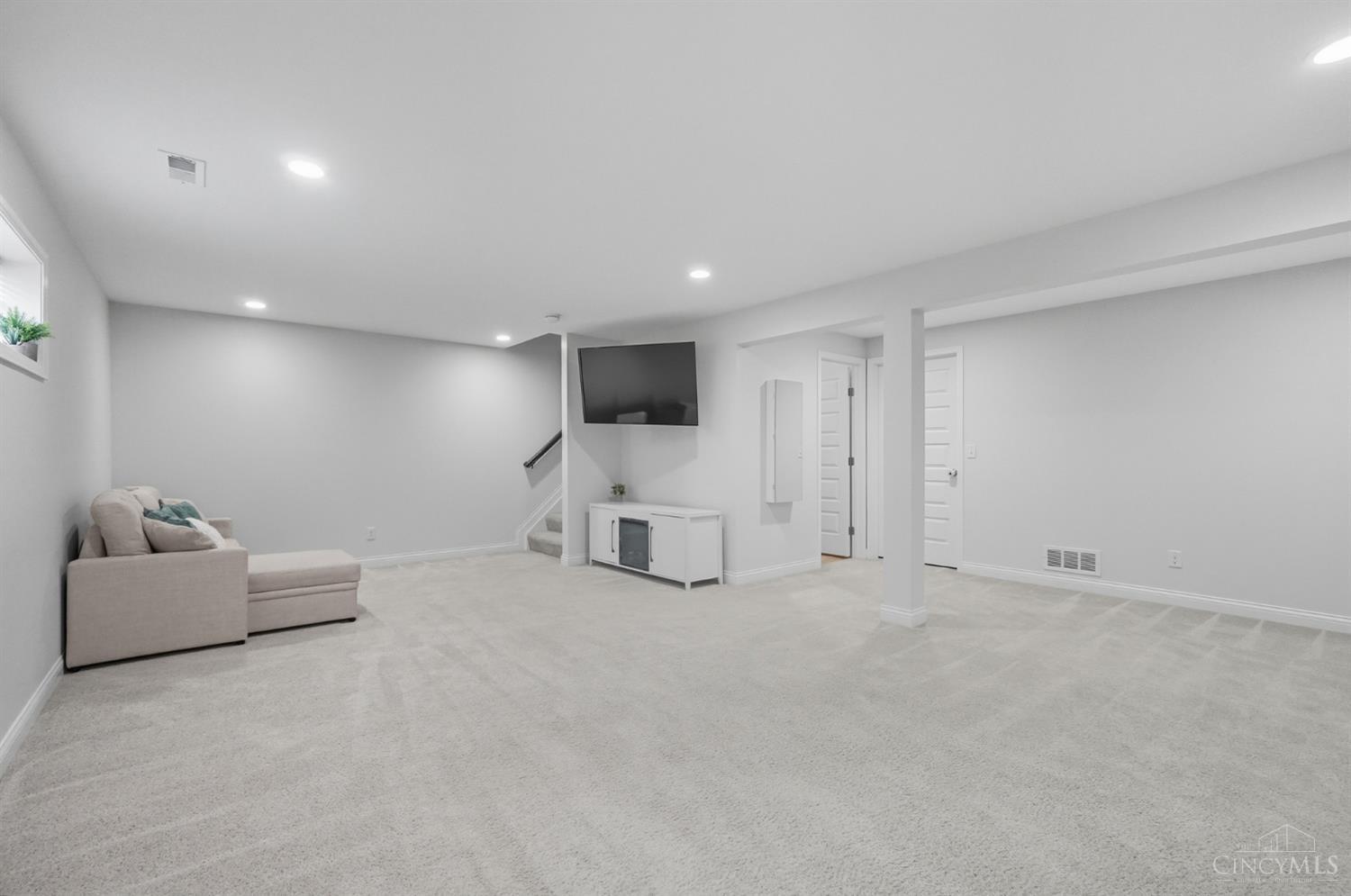 5280 Mariners Way Hamilton, OH 45011 - Photo 12 of 54