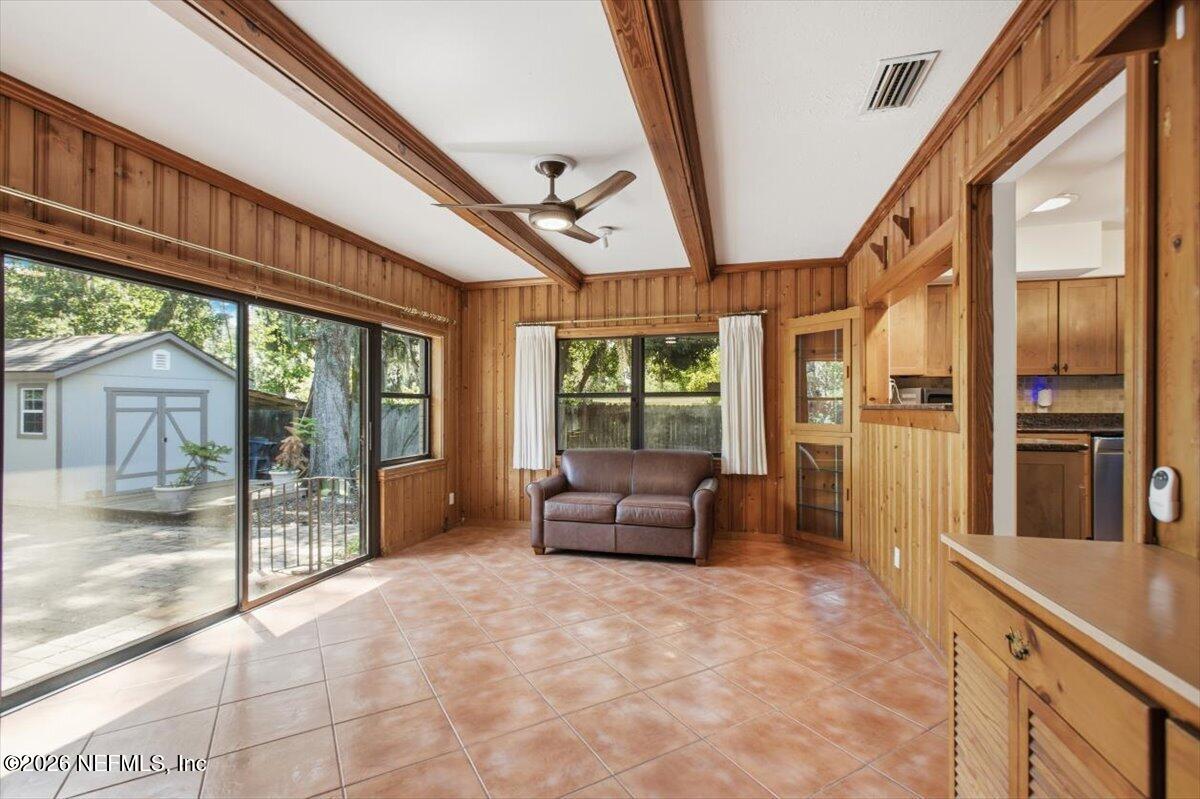 1425 Oak Haven Road Jacksonville, FL 32207 - Photo 8 of 25 08-Family Room