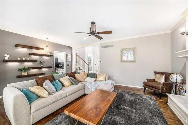 $625,000 | 7325 Oakview Street, Shawnee, KS 66216