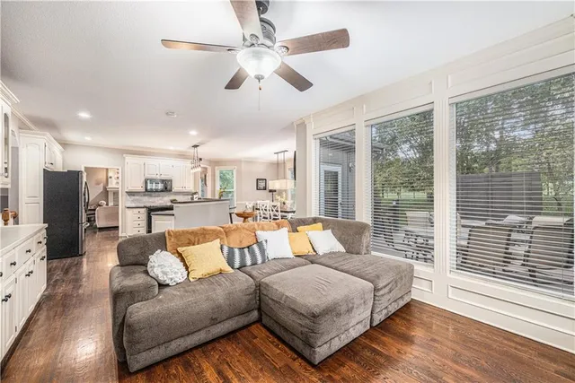 $625,000 | 7325 Oakview Street, Shawnee, KS 66216