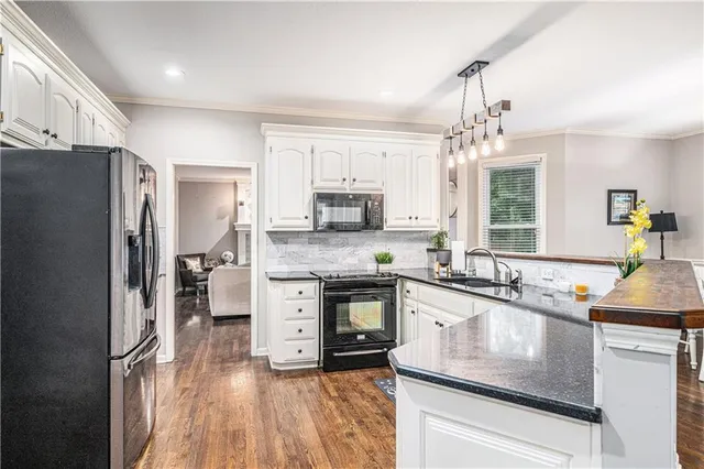 $625,000 | 7325 Oakview Street, Shawnee, KS 66216