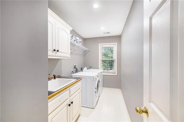 $625,000 | 7325 Oakview Street, Shawnee, KS 66216