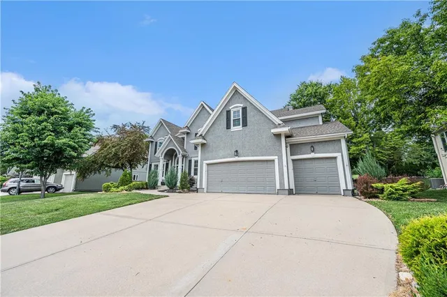 $625,000 | 7325 Oakview Street, Shawnee, KS 66216