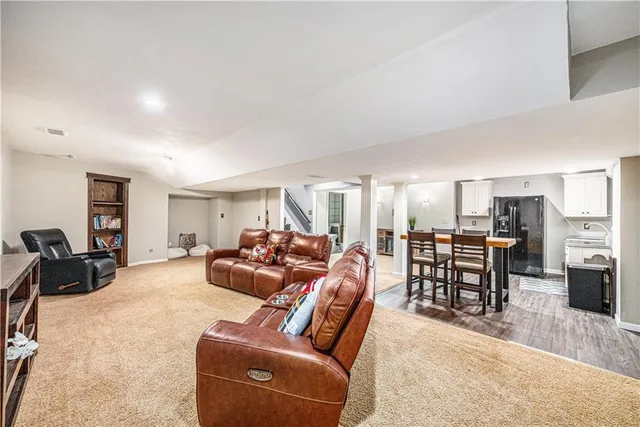 $625,000 | 7325 Oakview Street, Shawnee, KS 66216